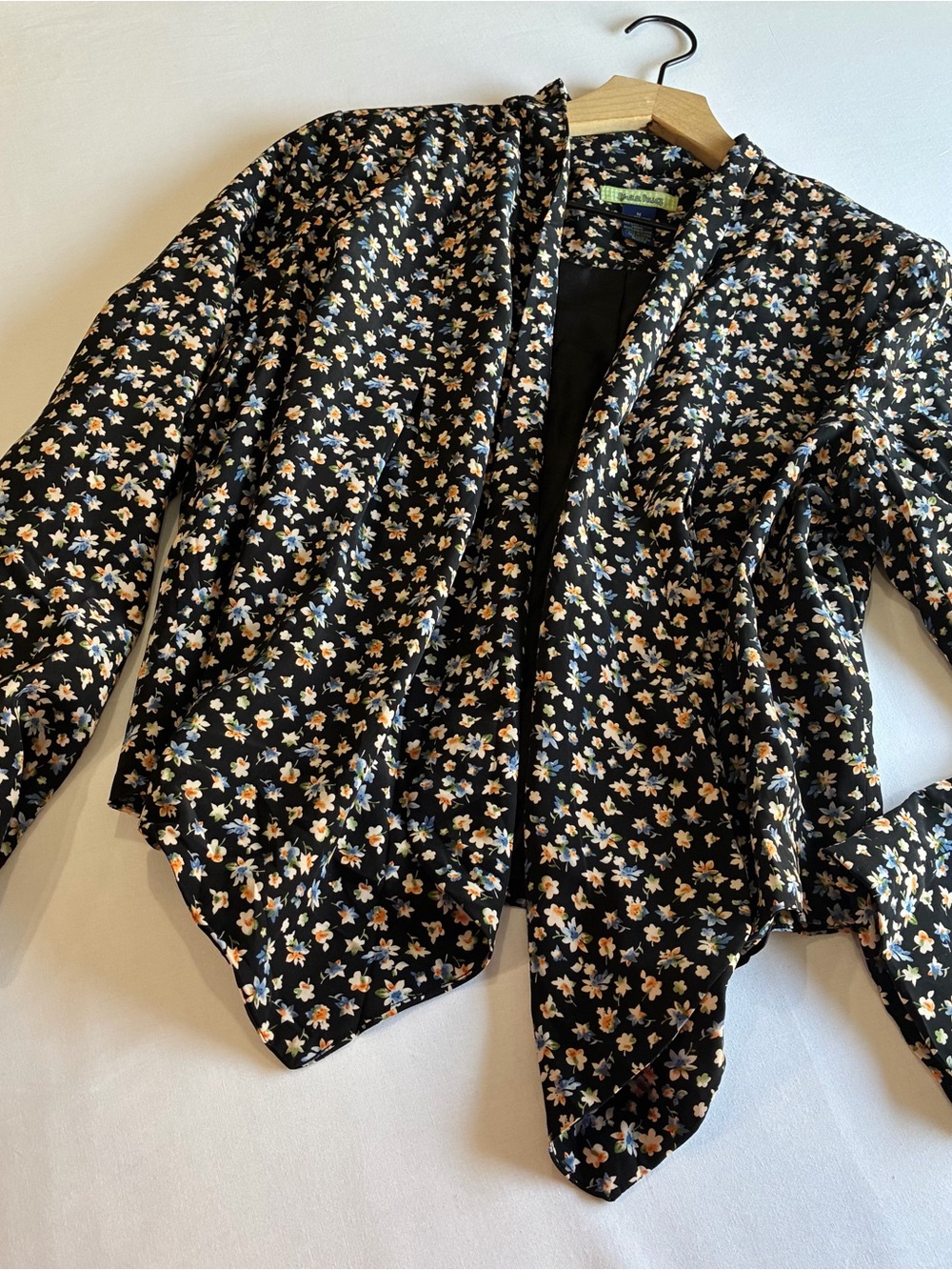 Free Hug Floral Open Front Blazer Jacket Asymmetrical Hem Size M Black Ditsy